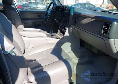 2004 Chevrolet Suburban 1500 Z71 из США, поврежденный, VIN 3GNFK16Z24G248825